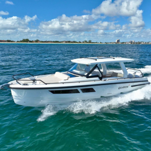 Quarken 35 ST navegando en aguas tranquilas de Mallorca